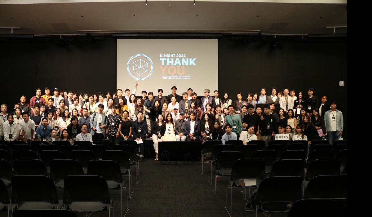 K-Night audience group photo